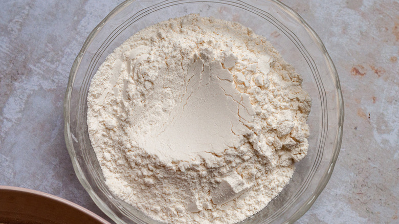 flour mixture in bowl 