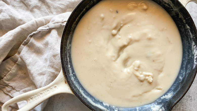 roux in skillet