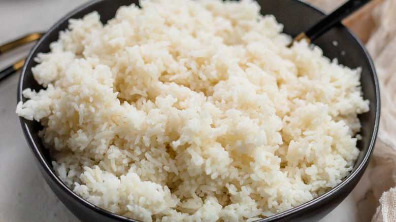 white rice in bowl