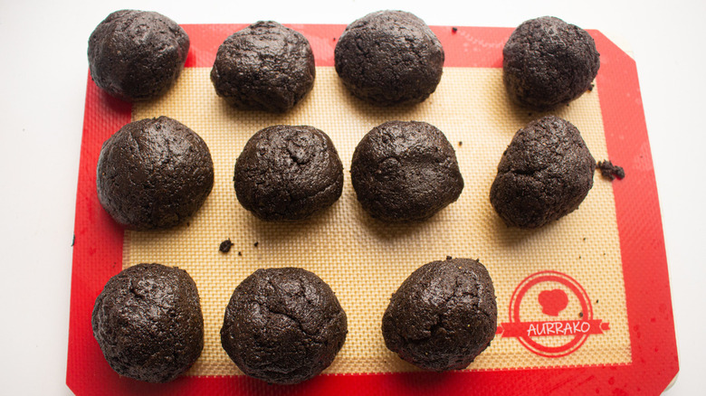 Oreo balls on tray