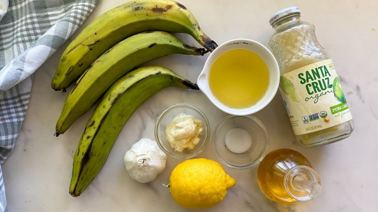 tostones and garlic sauce ingredients