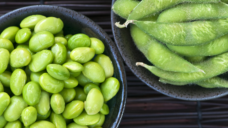 bowl of edamame with and without shell