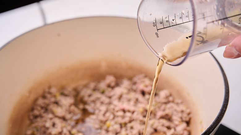 deglazing pot with rice wine