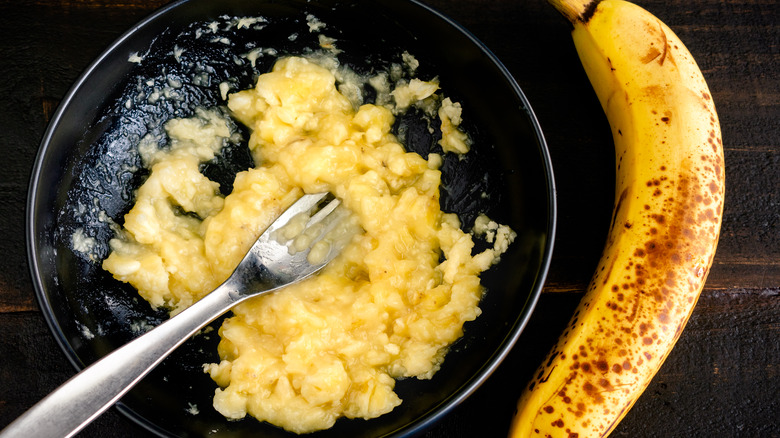 Mashed banana in a bowl