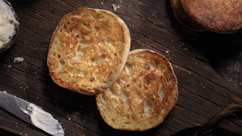 toasted English muffins 