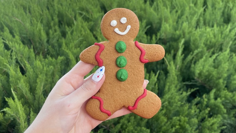 American Holiday Table's Gingerbread Cookie