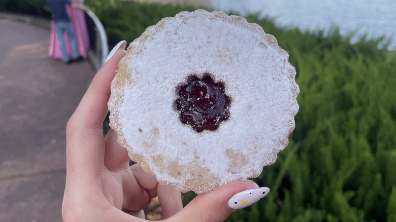 Bavaria Holiday Kitchen's Linzer Cookie