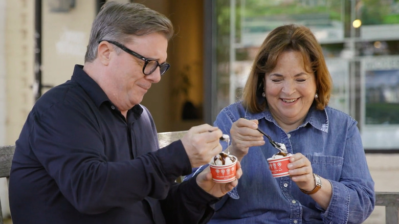 Ina Garten and Nathan Lane eating ice cream