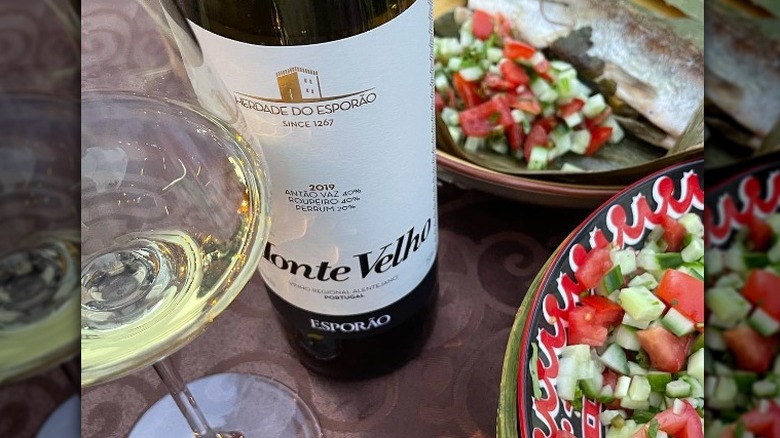 Monte velho wine with food