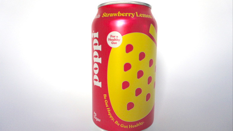 Strawberry Lemon Poppi can