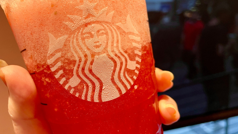 Starbucks Frozen Strawberry Açaí Lemonade