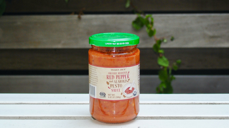 trader joe's roasted red pepper and almond pesto sauce