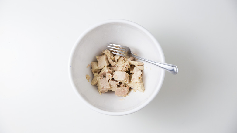 tuna chunks in white bowl