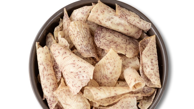 Taro chips in brown bowl