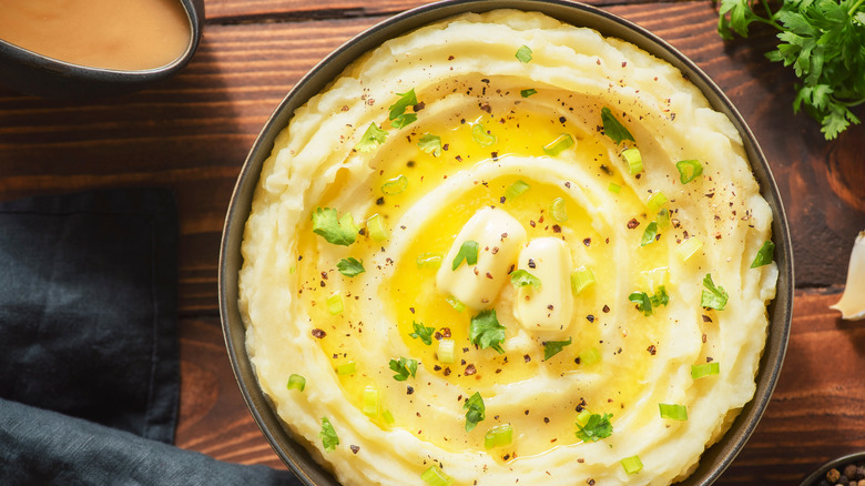 mashed potatoes with butter