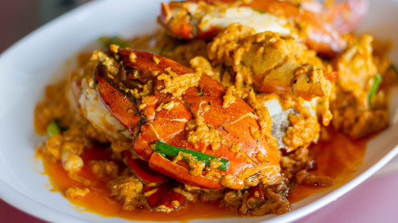Mud crab in curry sauce