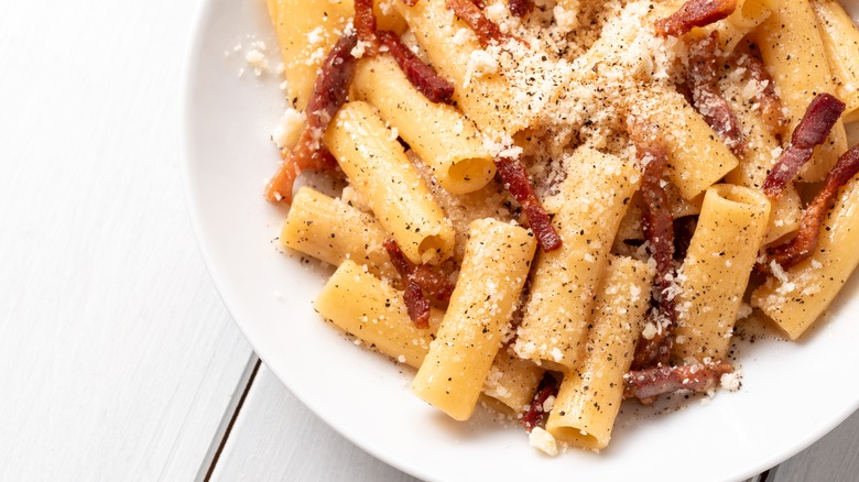 pasta alla gricia on dish