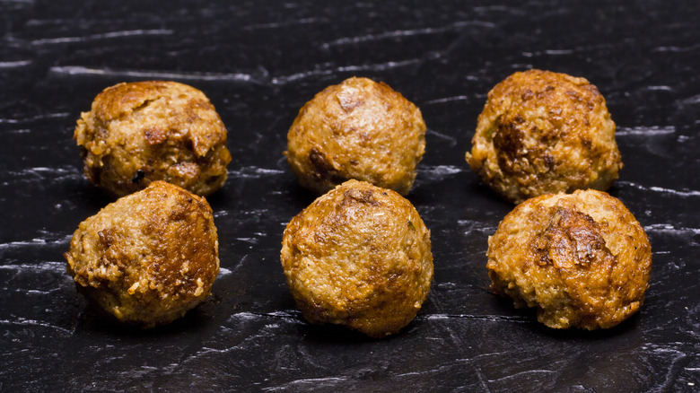 Meatballs with tofu and seitan