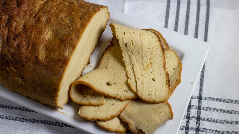 Sliced seitan loaf