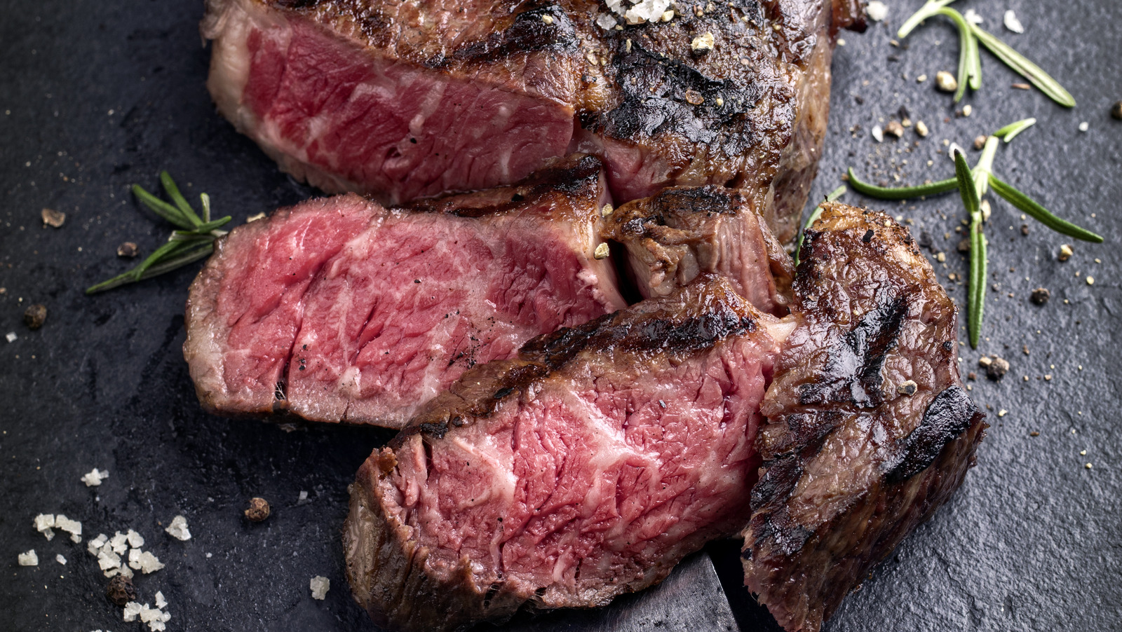 https://www.tastingtable.com/img/gallery/everything-you-need-to-know-about-sous-vide-steak/l-intro-1664630900.jpg