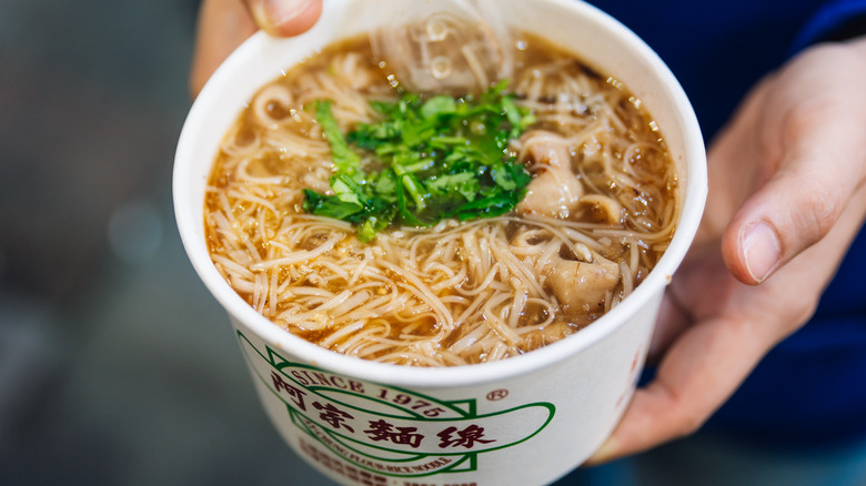 Oyster vermicelli soup