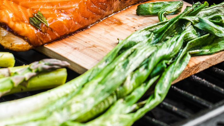 Plank grilled vegetables 