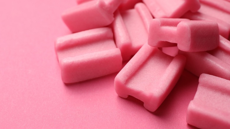 Bubble gum cubes