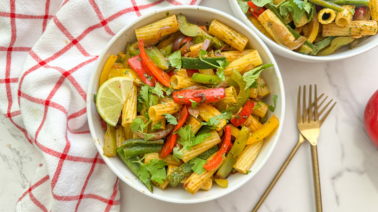 2 bowls of fajita pasta