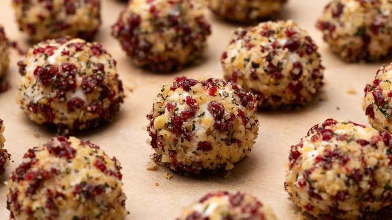 festive goat cheese balls 