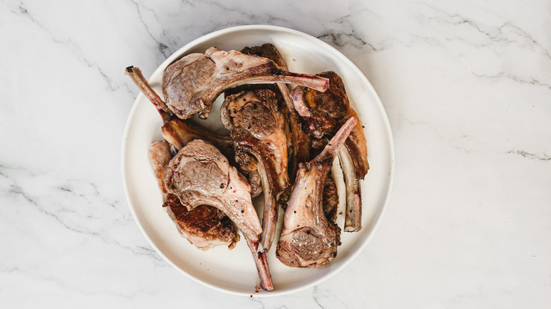 Sauteed lamb chops on a plate