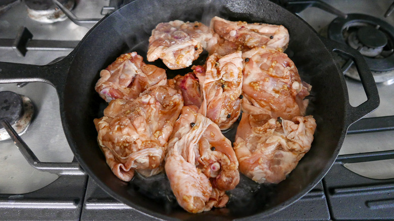 chicken in skillet 