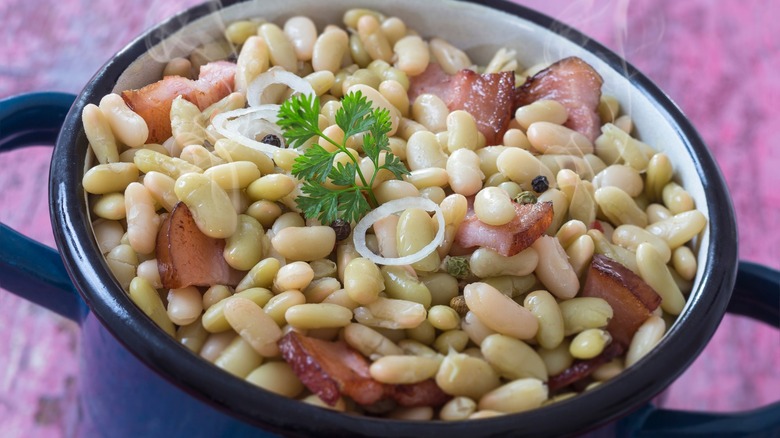 flageolet beans bacon in pot