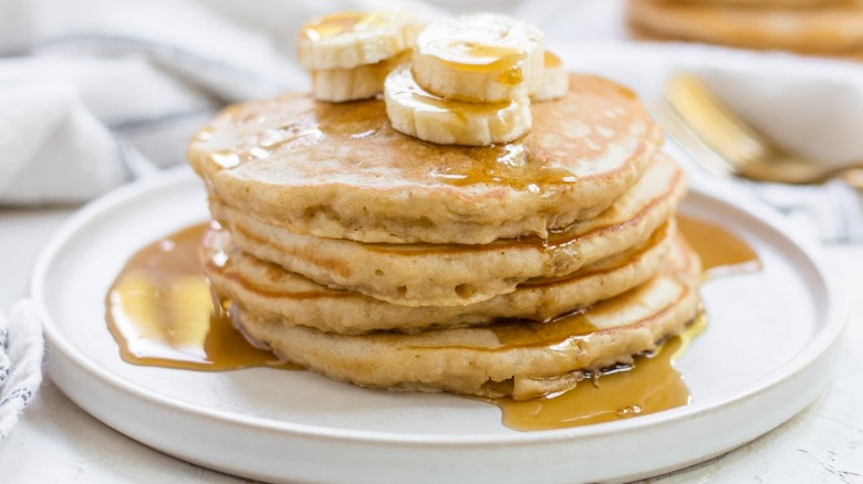 plate of banana pancakes