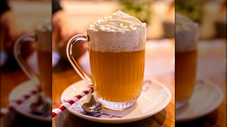 Butterbeer in glass mug