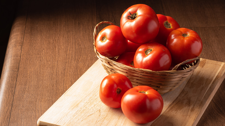 basket fresh tomatoes