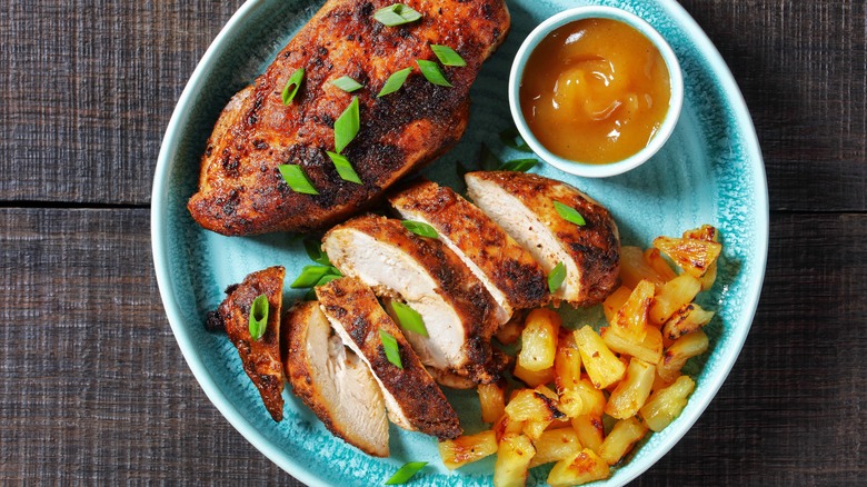 Grilled chicken breast with apple sauce