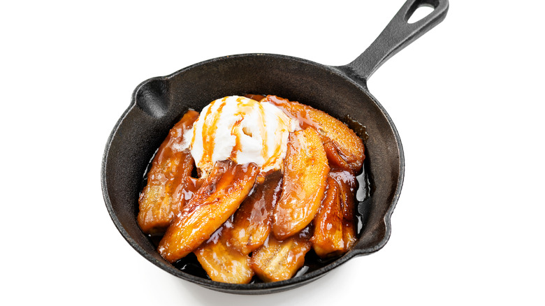 bananas foster in skillet