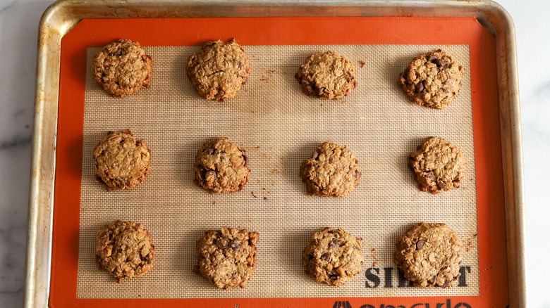 baked PB and Banana Oatmeal Breakfast Cookies