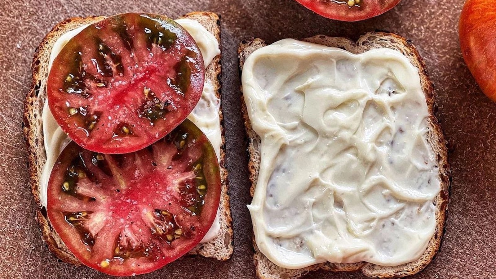 For A Tomato Sandwich With Some Crunch, Let Your Bread Stale Overnight