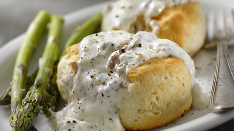 biscuits and gravy with asparagus