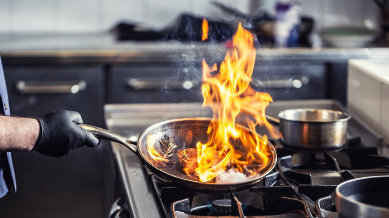 Flambéing in a pan