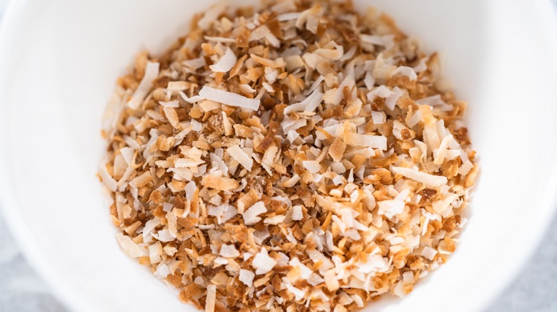 toasted coconut flakes