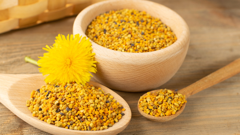 bee pollen in bowls and spoons