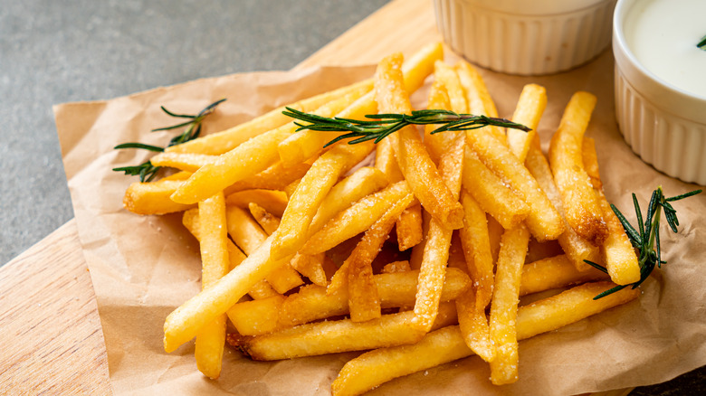 fries with rosemary