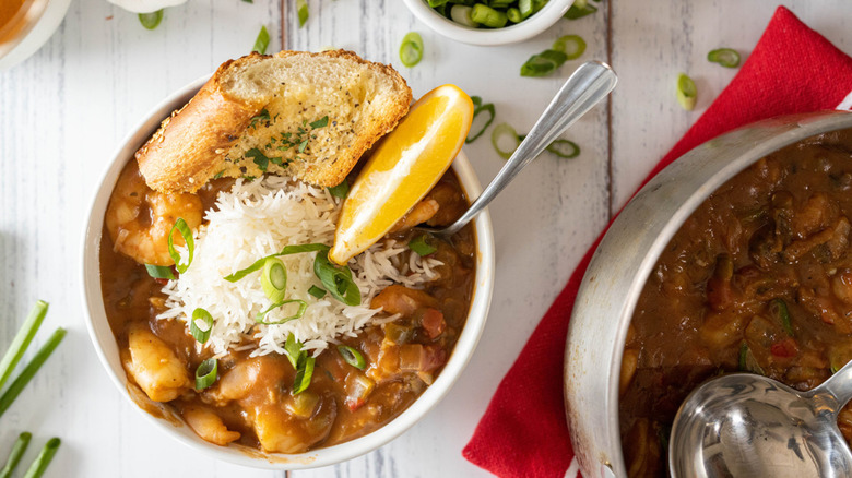 Bowl and pot of etouffee 