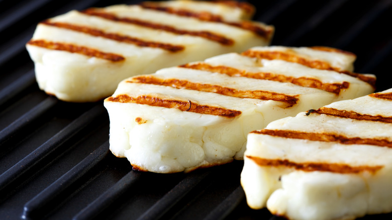 Halloumi slices on grill plate