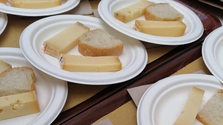 slices of formai de mut with bread