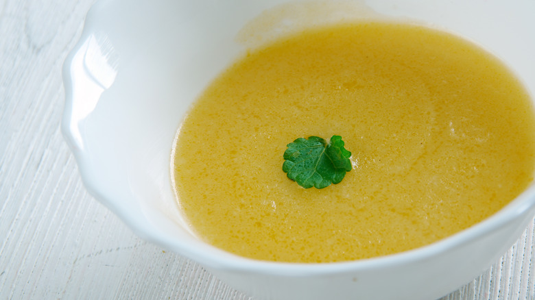 ﻿V﻿﻿elouté sauce in white bowl