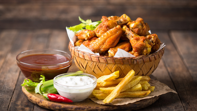 chicken wings with dipping sauces