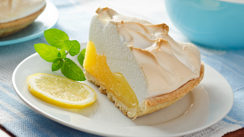 lemon meringue pie slice